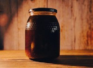 Tarro de miel gallega casera. Tarro de mel galego caseiro.