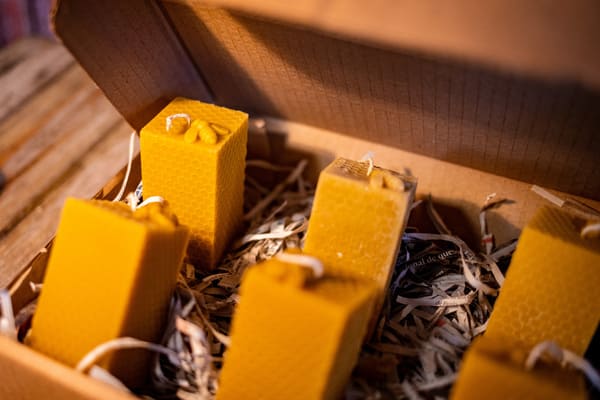 Velas de miel y cera de abeja con forma rectangular